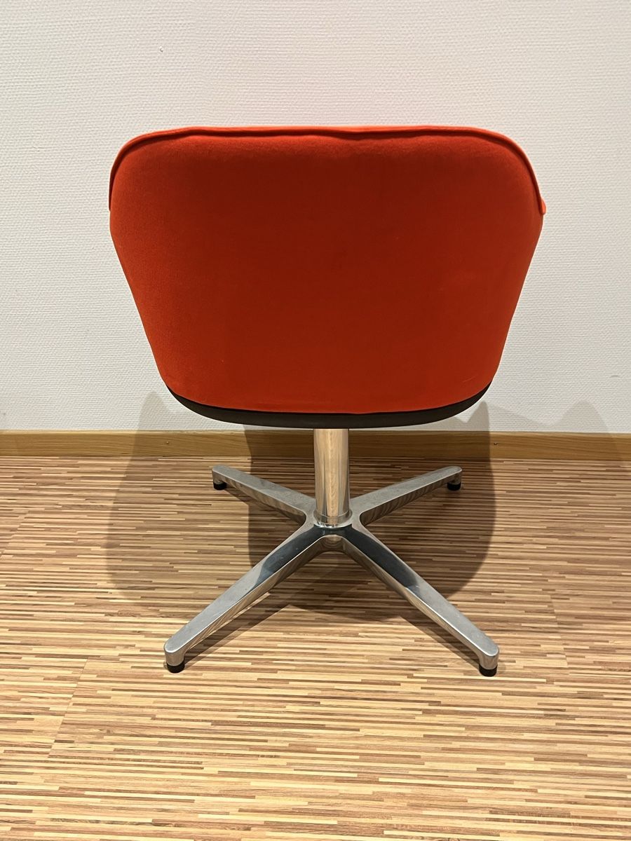 Vitra Sessel: Vitra Softshell Chair orange Ronan Erwan Bouroullec 2 Stk. – Gebraucht aus Adliswil von buch_und_kunst 5