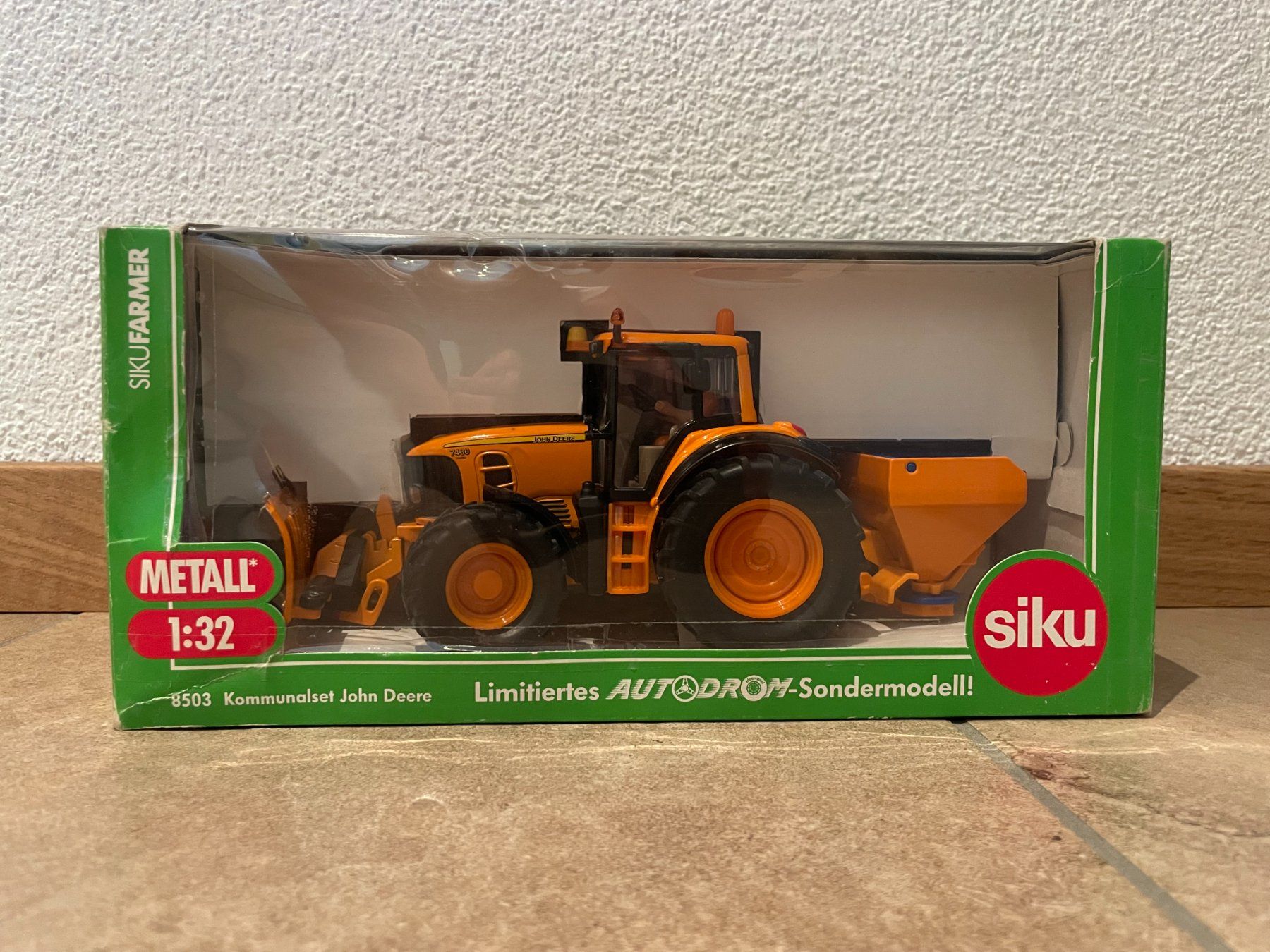 John Deere Trattori: SIKU John Deere Kommunal – Nuovo e nell'imballaggio originale da Kreuzlingen venduto da Stefan1150 4