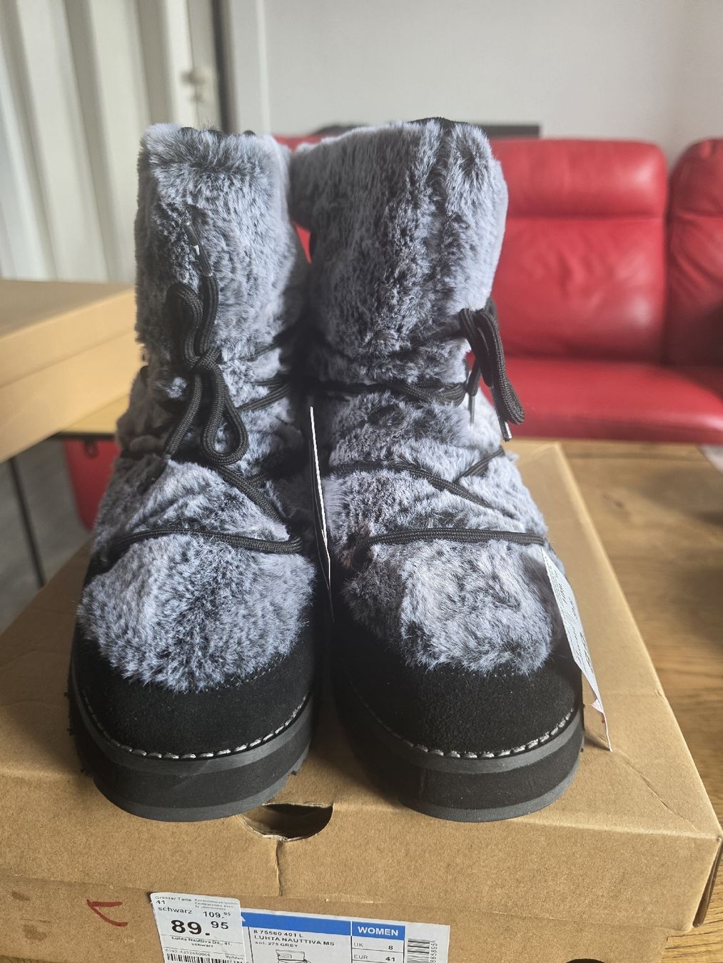 Scarpe da donna: Neue Winterstiefel Grösse 41 – Nuovo e nell'imballaggio originale da Oberengstringen venduto da Loni2015 1