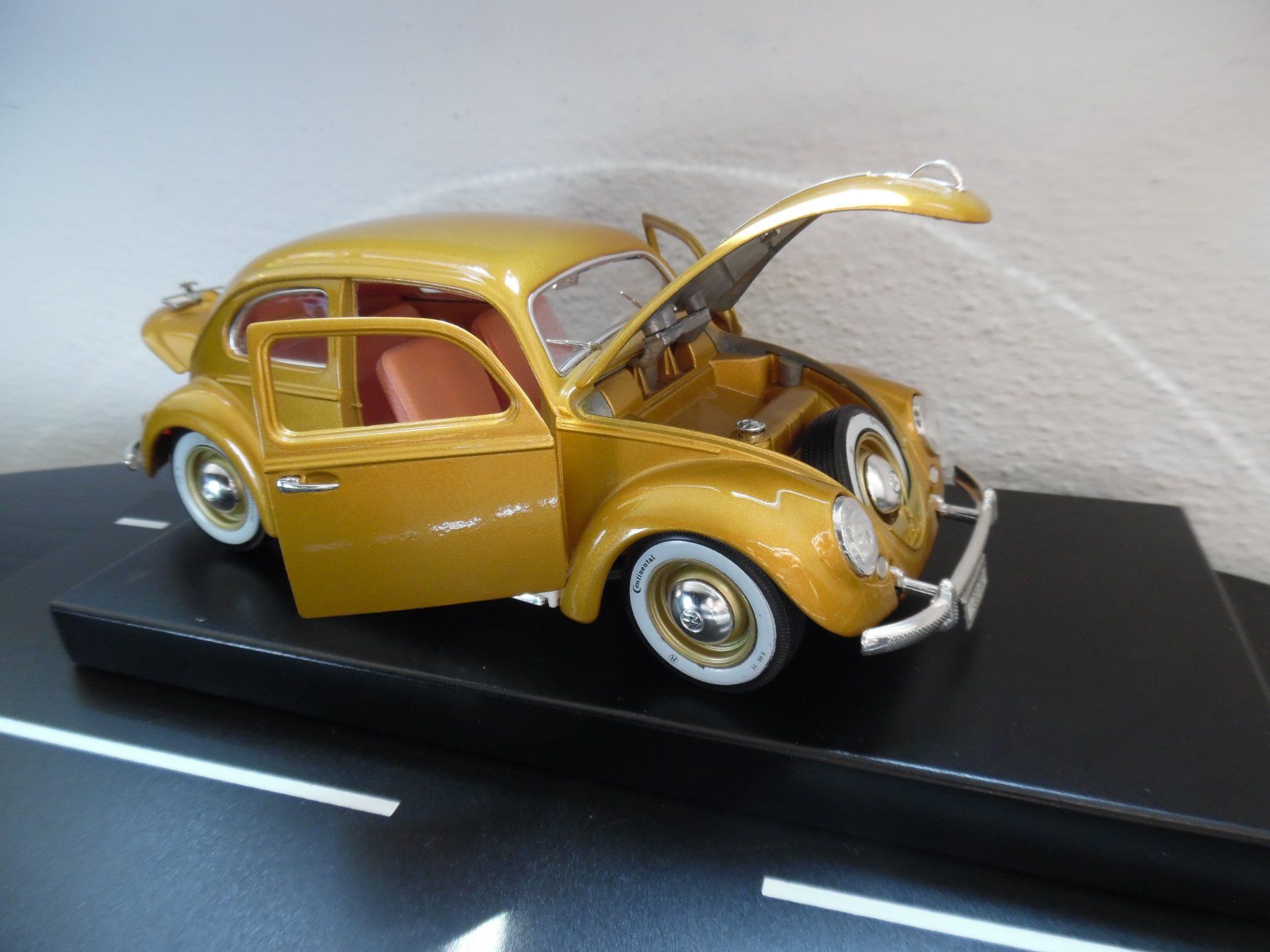 Volkswagen Modellautos: VW Käfer 1.000.000 ste Gold Beetle 1955 Metall 1;18 – Gebraucht aus Steinach von suzzi11 6