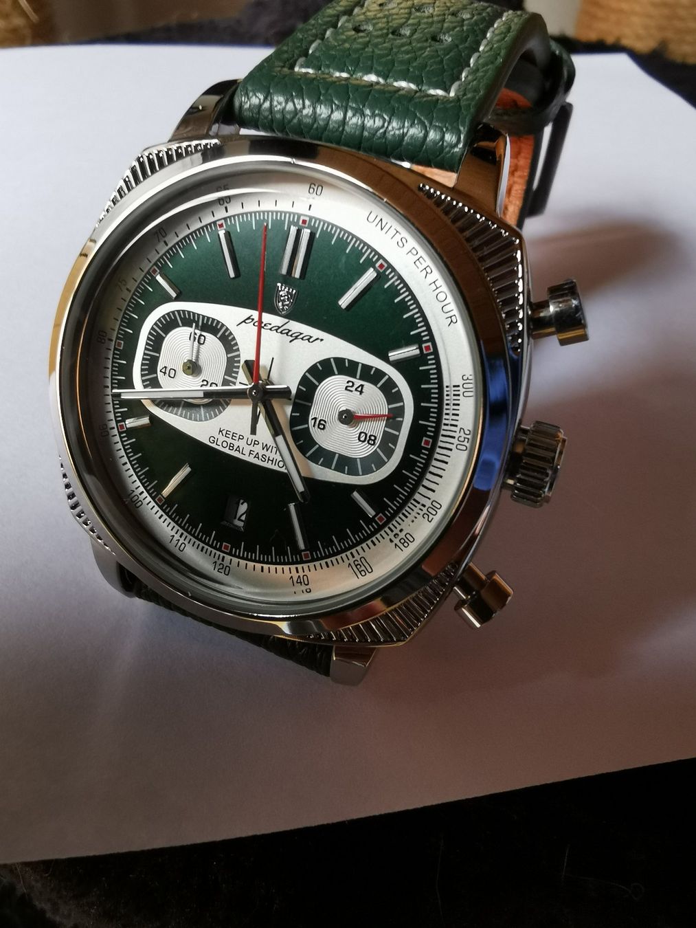 Orologi: Edle Herrenuhr mit PU Lederarmband – Nuovo e nell'imballaggio originale da Filzbach venduto da Sabenasi 1