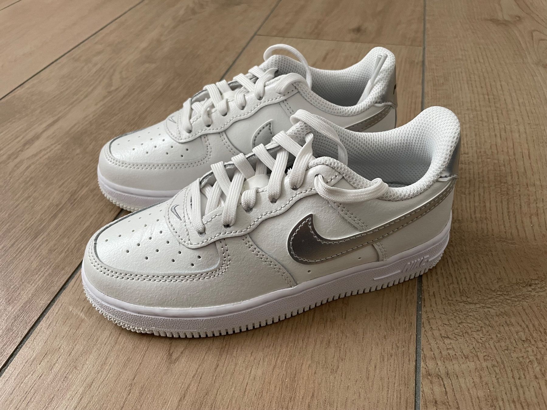 Nike Scarpe per ragazzi: Nike Force 1 Gr. 30 NEU – Nuovo e nell'imballaggio originale da Waltenschwil venduto da hansnine 1