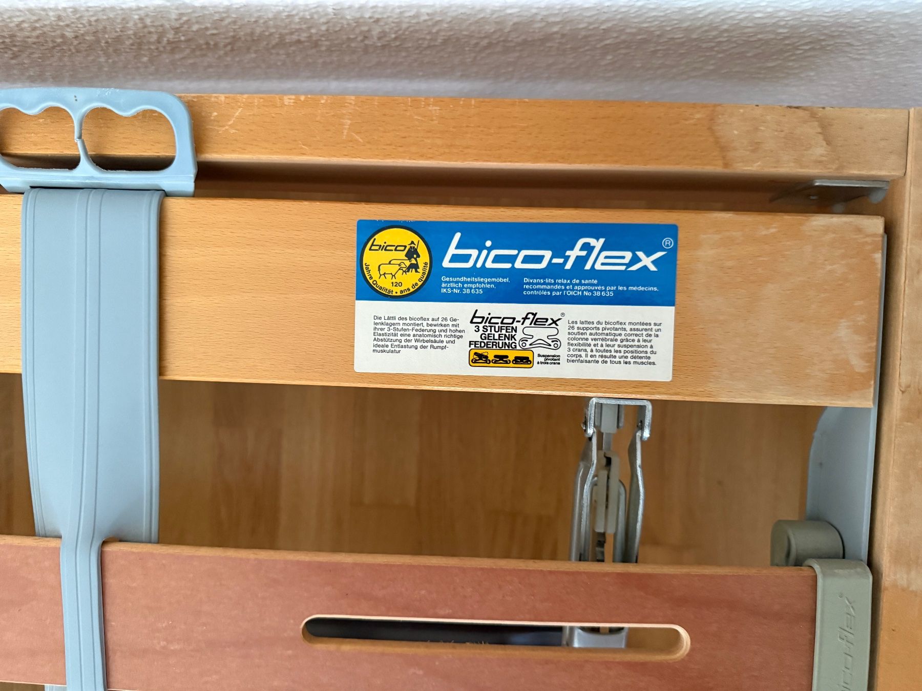 Bico Lits: Bett mit Lattenrost (140cm) – D'occasion à Zürich par L_enaS 3