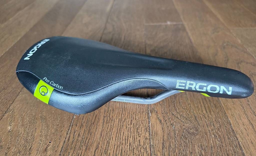 Ergon Pezzi di ricambio: Ergon Pro Carbon SME3-S Sattel – Usato da Bern venduto da nic_k9sl