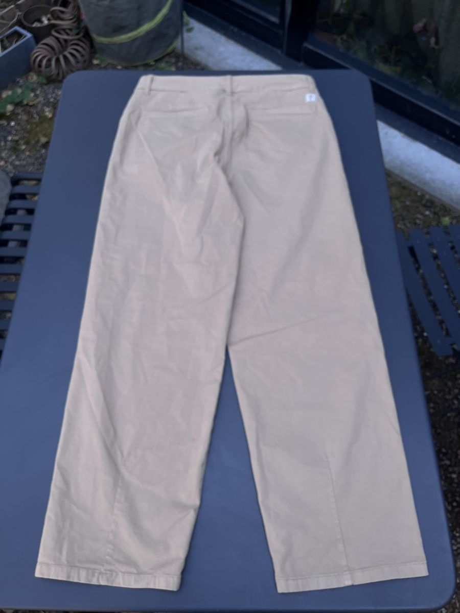 Pantalons: Pants beige size W32/L32 new – D'occasion à Basel par ale_5cm8 2
