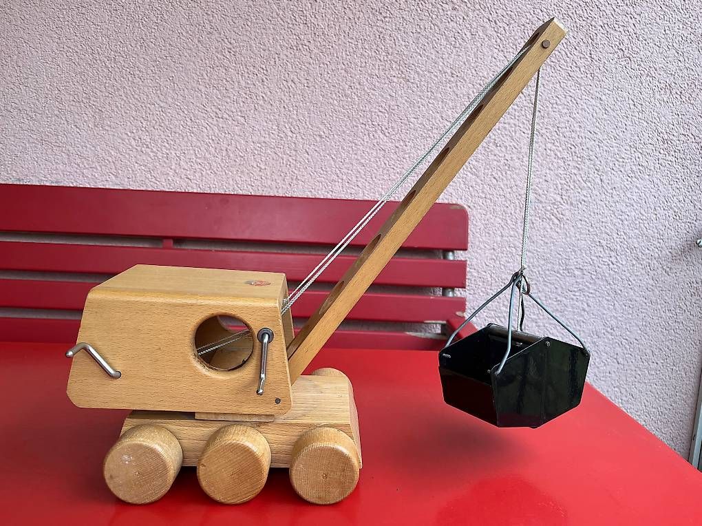Giocattoli: Holzspielzeug Bagger – Usato da Schlieren venduto da kasuemir 1