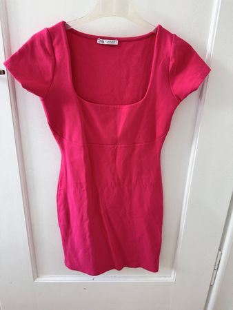 Zara Kleid pink Kurzarm eckiger Ausschnitt Grösse M