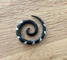 Dehnspirale, Ohrloch Stretcher, Büffelhorn schwarz, weiss