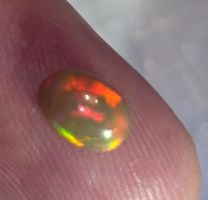 0,8 ct Welo Opale naturelle Reflets Arc-en-ciel