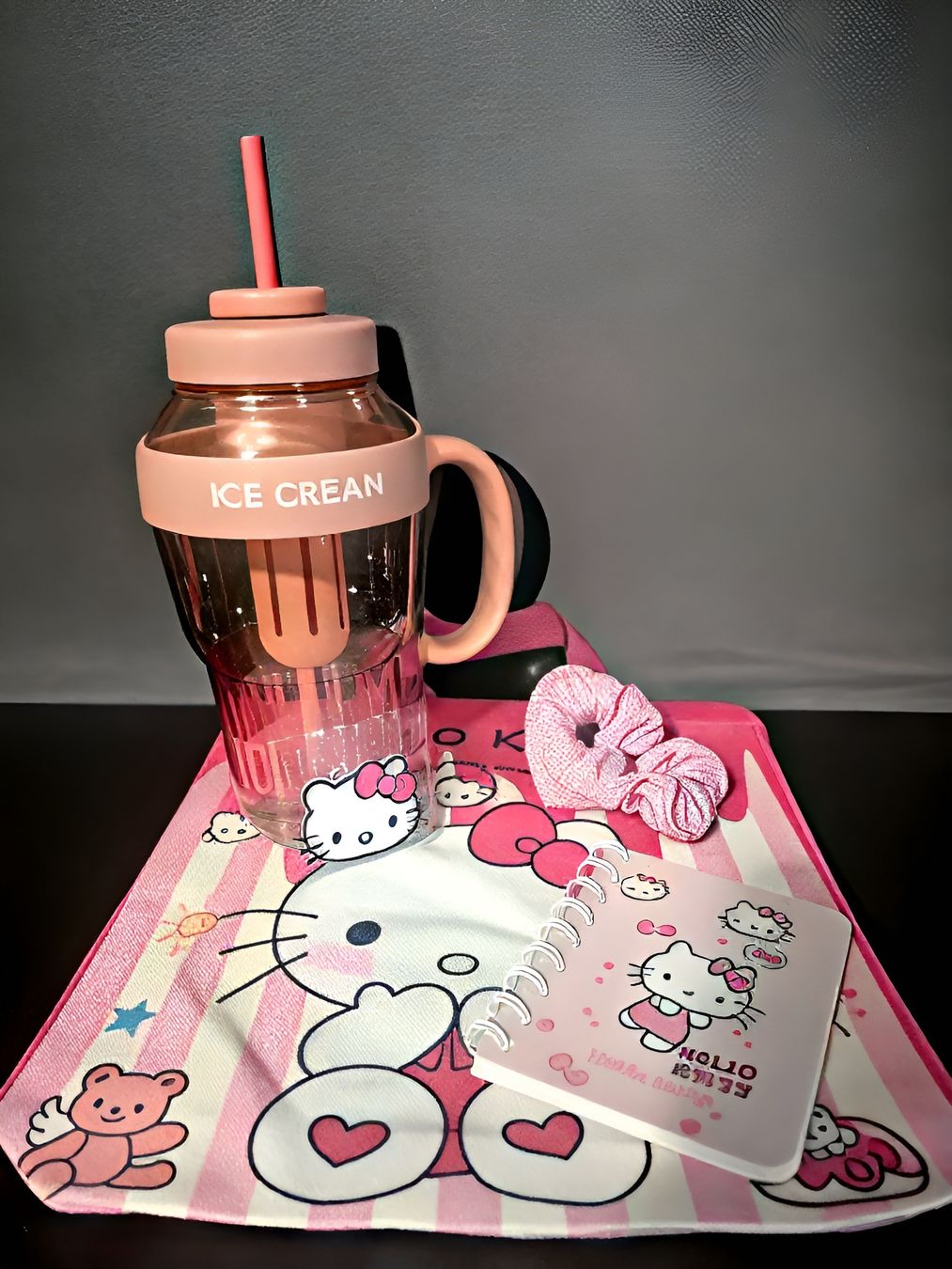 Hello Kitty Sacs & sacs à dos: Set Hello Kitty: Borsa, Bottiglia, Quaderno, Elastico – Neuf (Voir description) à Giubiasco par Stefaniav