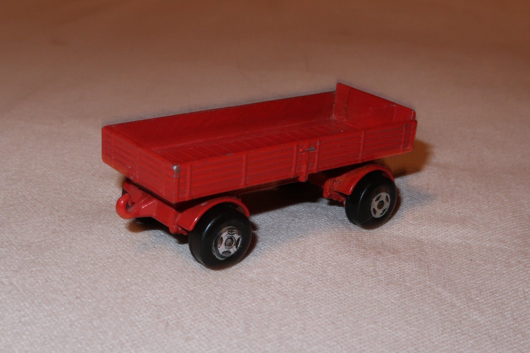 Mercedes-Benz Modellini d'auto: Matchbox Mercedes Trailer – Usato da Muttenz venduto da Laeckerlihamschter 1
