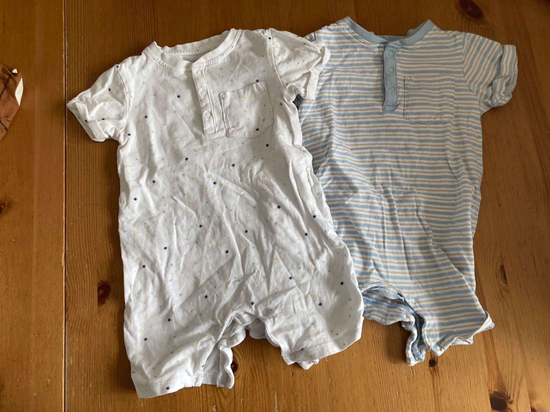 Pigiami: Zwei kurze Pyjama. Grösse 74 – Usato da bretzwil venduto da Marca25