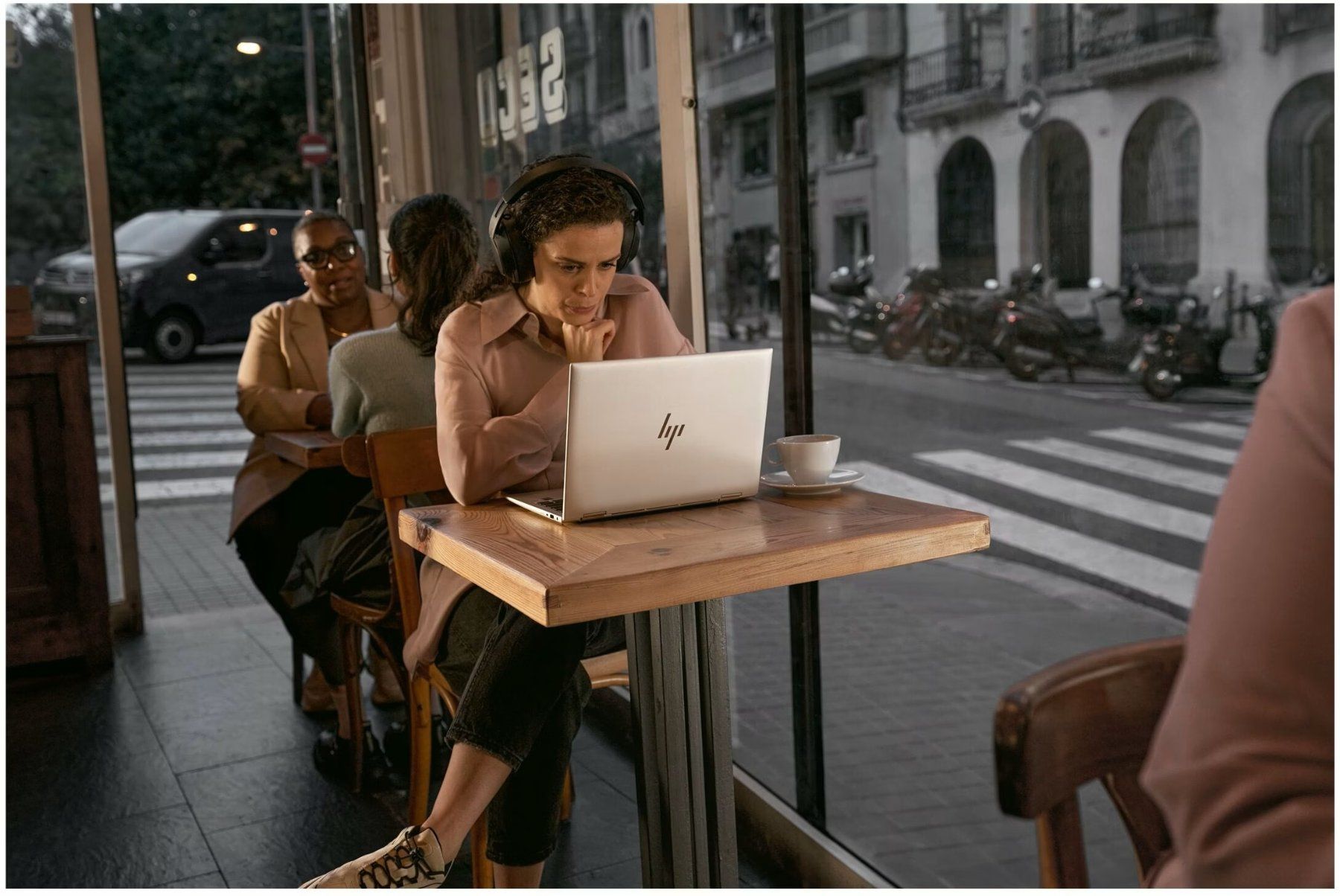 Hewlett Packard Portables: HP EliteBook 6 G1i AI Notebook 13.3" – Neuf (Voir description) à Zürich par hotsaucenzuerich 5
