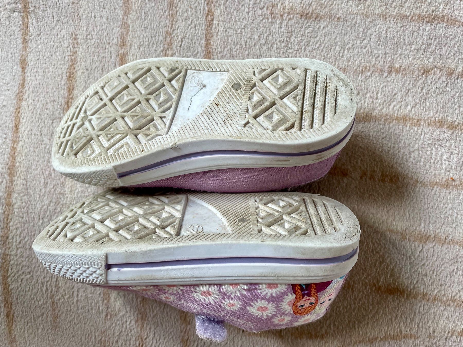 Scarpe per ragazze: "Die Eiskönigin" Turnschuhe, Lila – Usato da Biel/Bienne venduto da linette78 2
