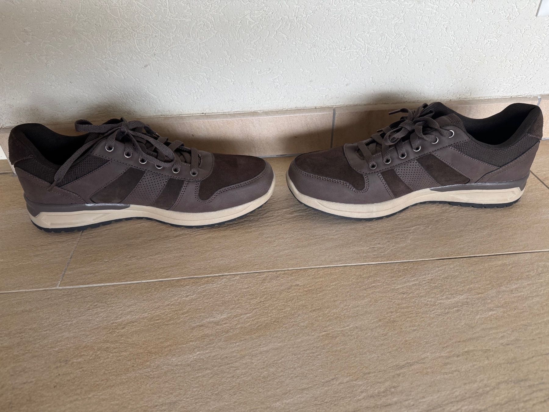 Chaussures hommes: Sneakers waterproof Watson’s, p.44 – Neuf (Voir description) à St-Gingolph par GoldenKeys 4