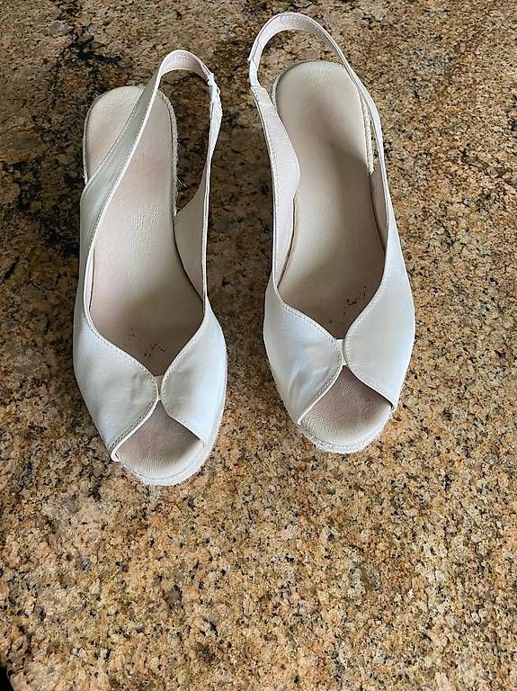 Scarpe da donna: Sandaletten weiss Keilabsatz Gr.41 – Usato da Weggis venduto da goo_vn75 2
