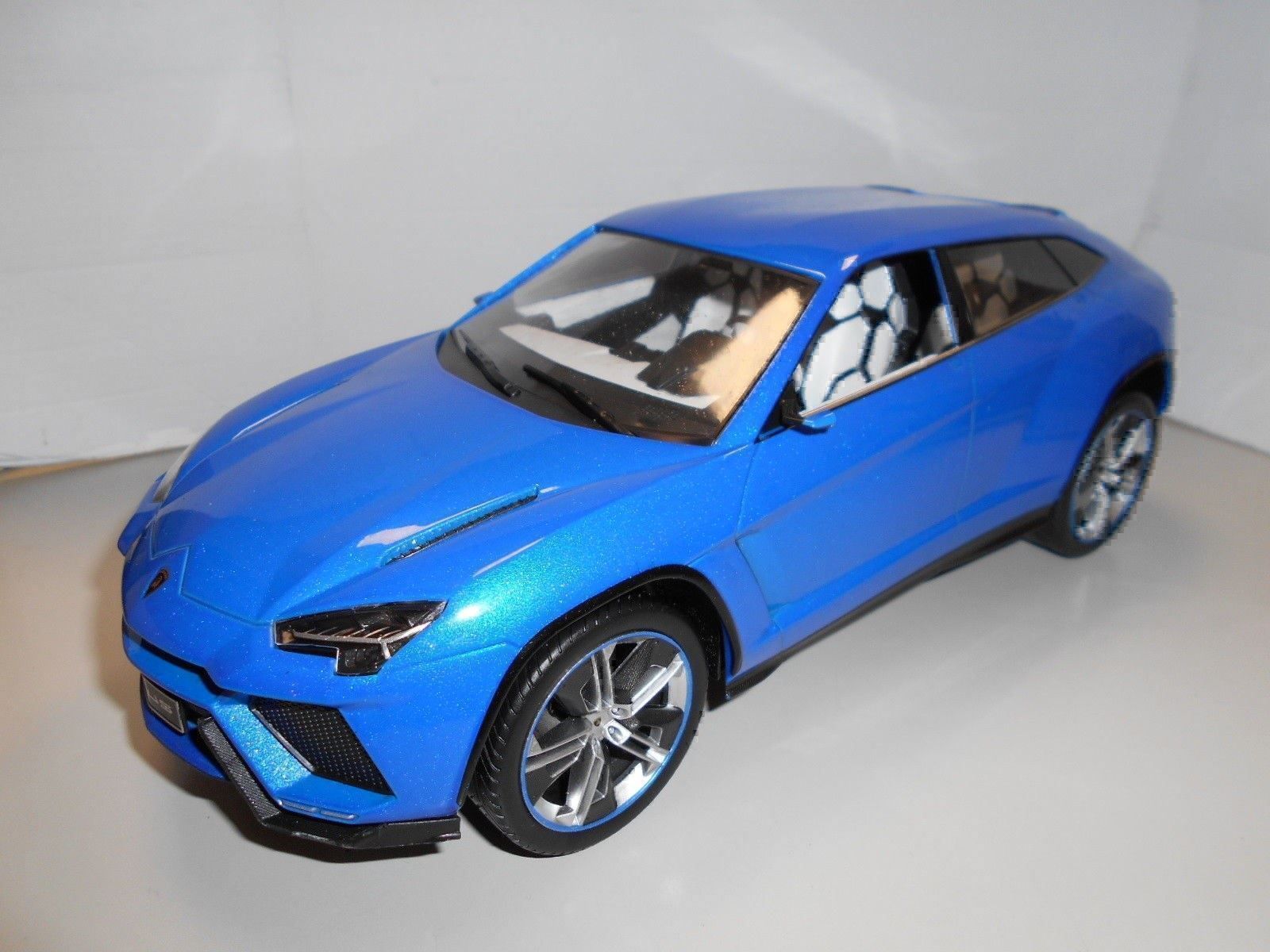 Lamborghini Modellini d'auto: Lamborghini Urus Concept Car 2012 Auto China Peking dunkel – Nuovo e nell'imballaggio originale da Gerlafingen venduto da espero88 3
