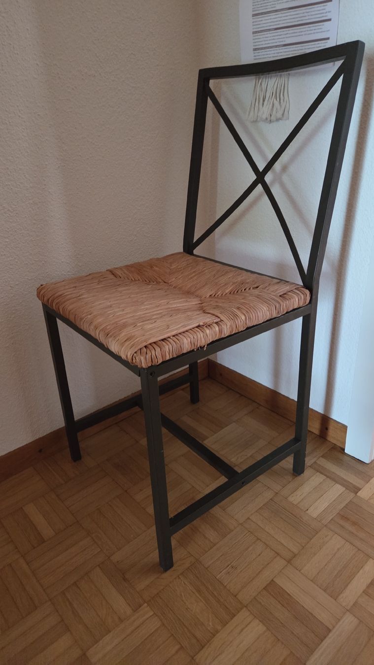 Chaises: 4 Stühle – D'occasion à Immensee par JeaStu