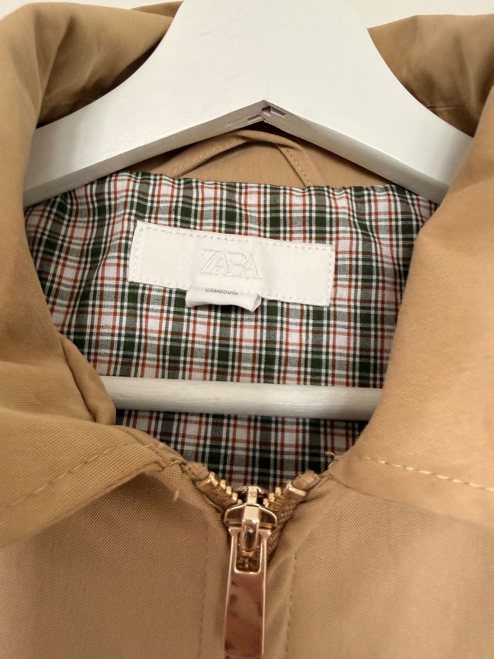 Zara Jacken: Zara oversized style short raincoat with checked hood size S – Gebraucht aus Uerikon von kpr_t5k2 1