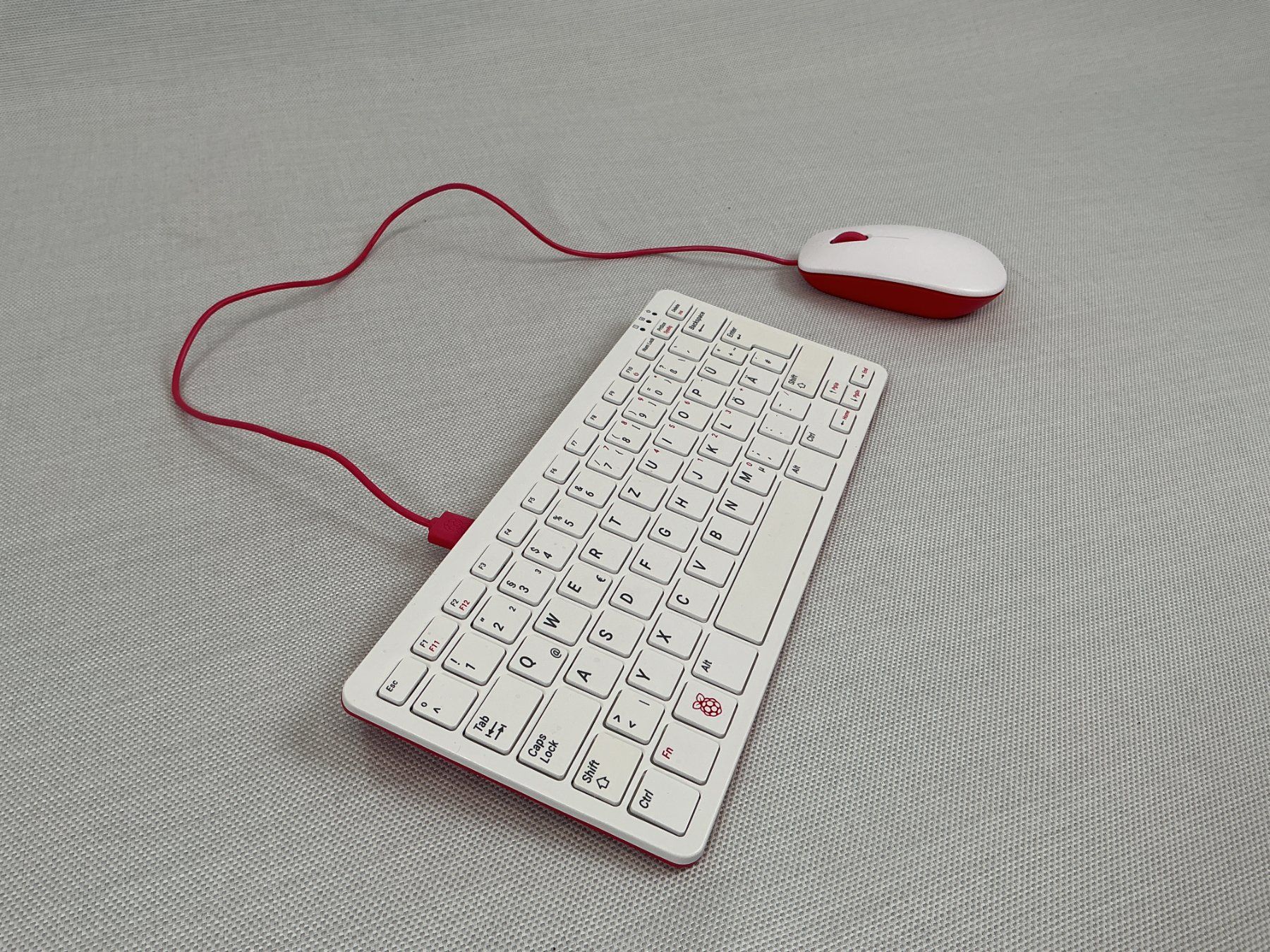 Raspberry Pi PCs: RASPBERRY PI 400 Tastatur mit Maus – Gebraucht aus Richterswil von Restwert_Richterswil 1
