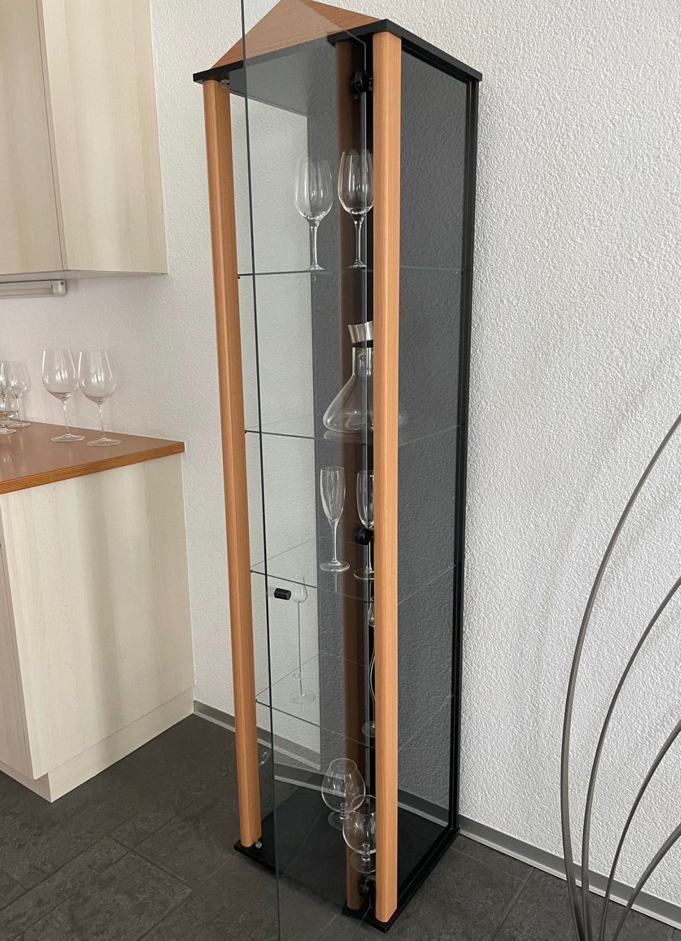 Vitrinen: Glasvitrinie aus Holz und Glas – Gebraucht aus Urtenen-Schönbühl von Suomi7 2