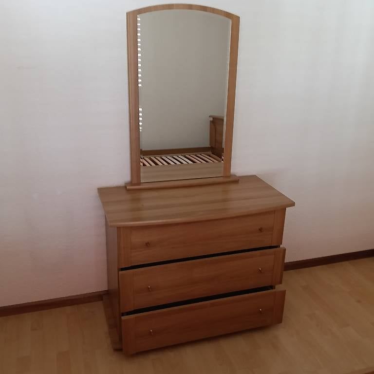 Lits: Chambre à coucher 500,- CHF – D'occasion à Sierre par ser_xl7g 4