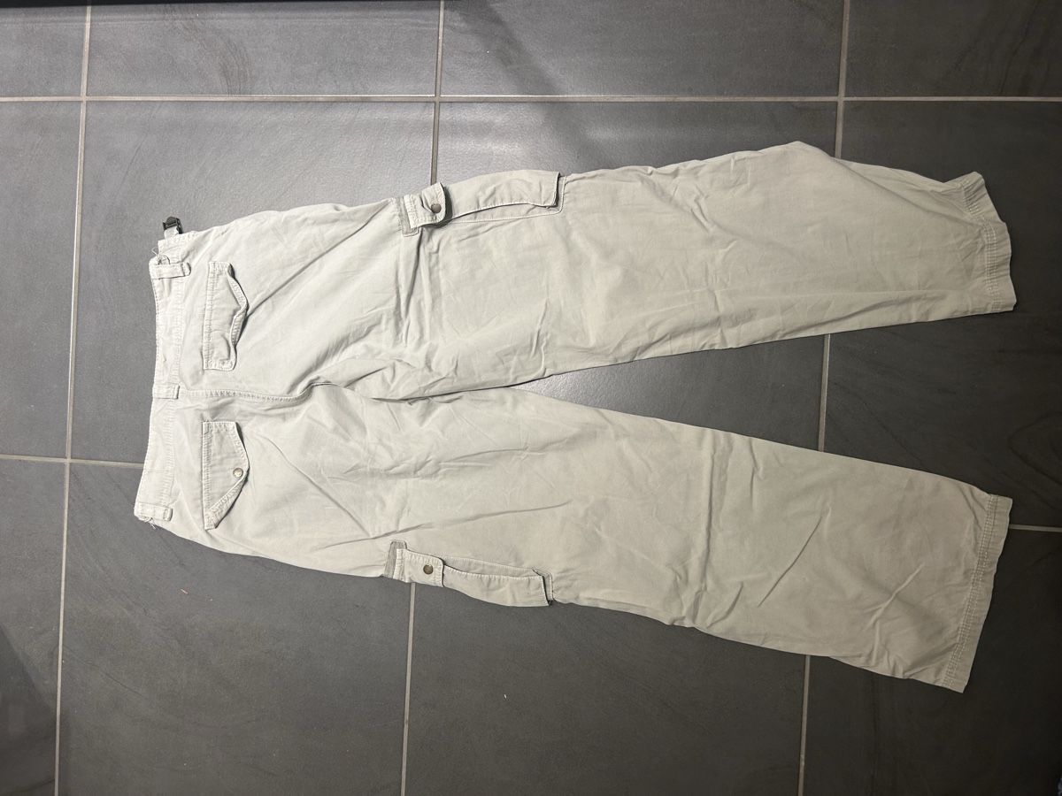 Bershka Pantaloni: Damen Cargo Hose – Usato da Niederurnen venduto da hee_s95t 2
