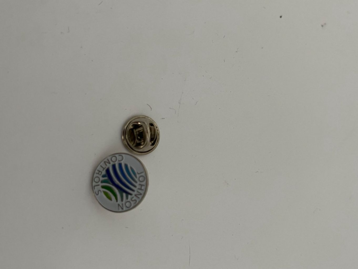 Plaquettes & Badges: Pin Johnson Controls – D'occasion à Dietikon par sch_w2tw