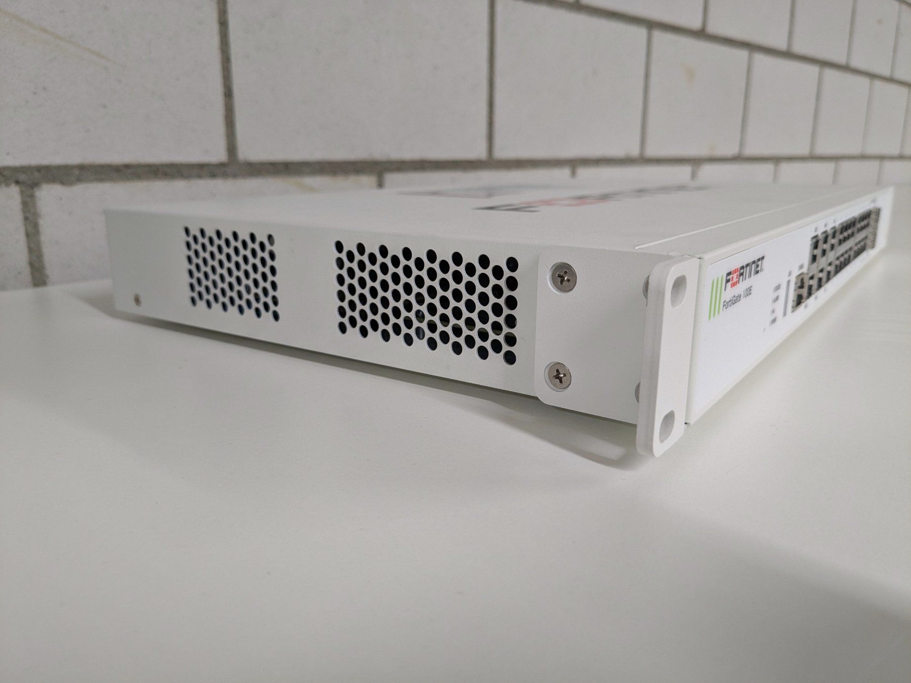 Fortinet Firewall: FORTINET FortiGate 100E Firewall – Usato da Winterthur venduto da in4matiker 1