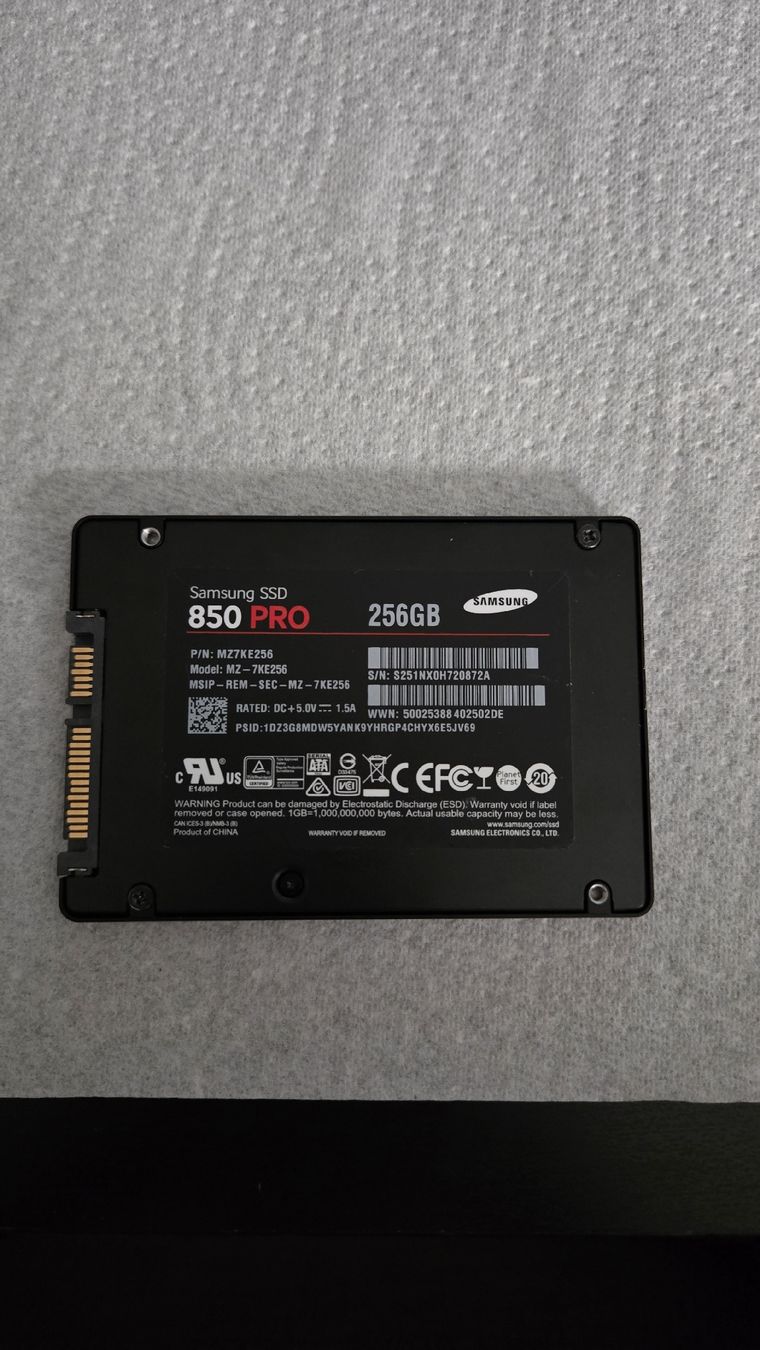Samsung Dischi rigidi: Samsung SSD 256gb ab 1.Fr – Usato da Kloten venduto da Cyrill_King 1