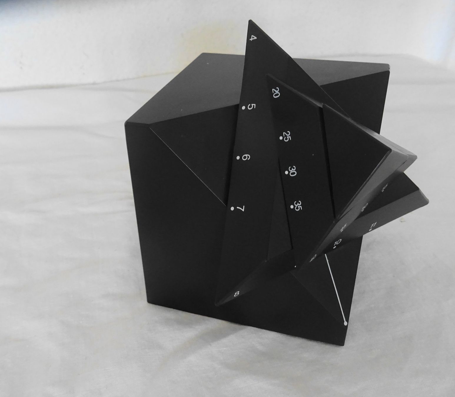 Orologi da terra & Orologi da parete: TIME CUBE - Original aus 1988 - Design Table Watch 4D Design – Usato da Zürich venduto da Connie8 4