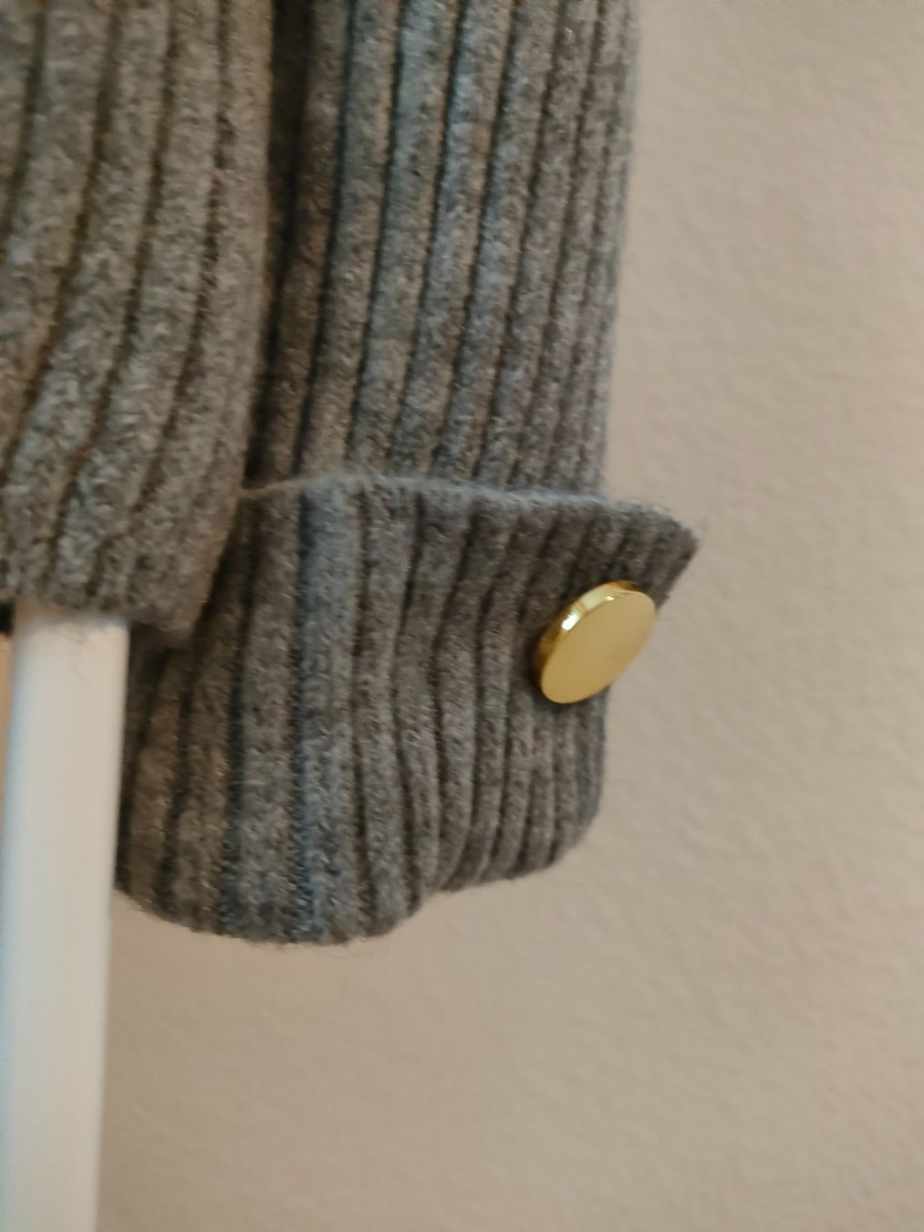 Maglioni & Felpe: Stilvoller und warmer Herbstpullover grau – Nuovo (secondo la descrizione) da Dietikon venduto da MJ_Sporting 3