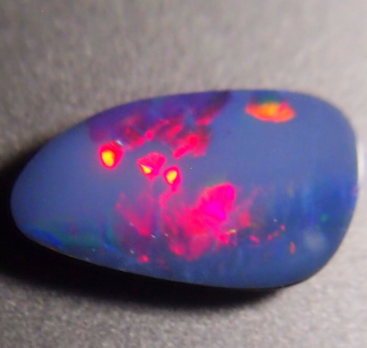 Pietre preziose: 2,2 -CTS QUALITY STUNNING Dublette BLACKOPAL – Nuovo e nell'imballaggio originale da Reinach BL venduto da Marblue