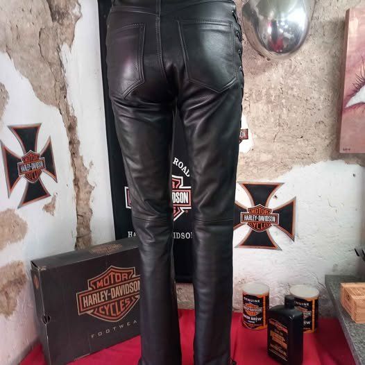 Jeans: Lederjeans seitlich geschnürt Grösse 28 – Usato da Hochwald venduto da mot_x2j8 4