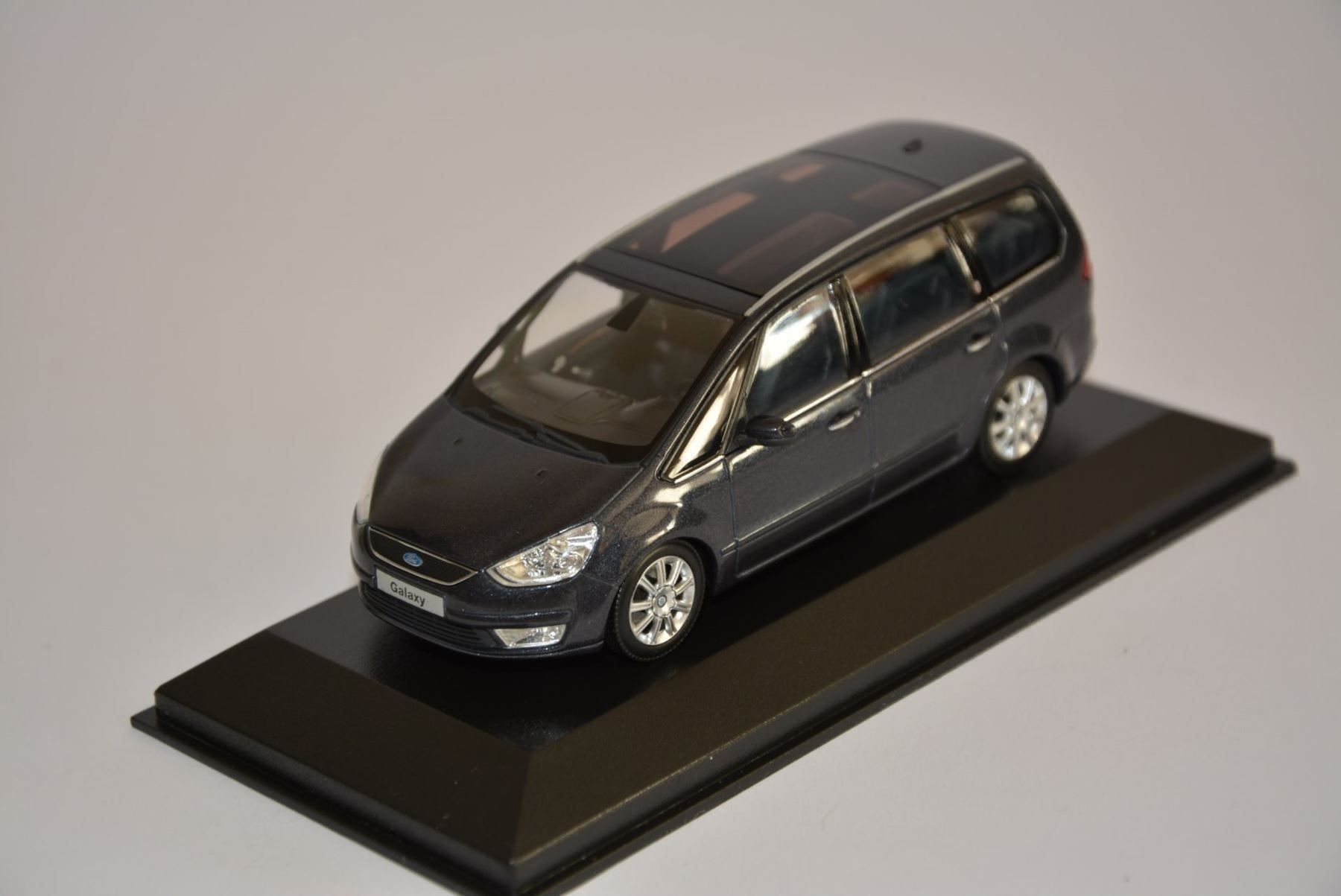 Ford Modellini d'auto: Ford Galaxy , Minichamps , 1:43 – Nuovo e nell'imballaggio originale da Goldach venduto da Feivel9 2