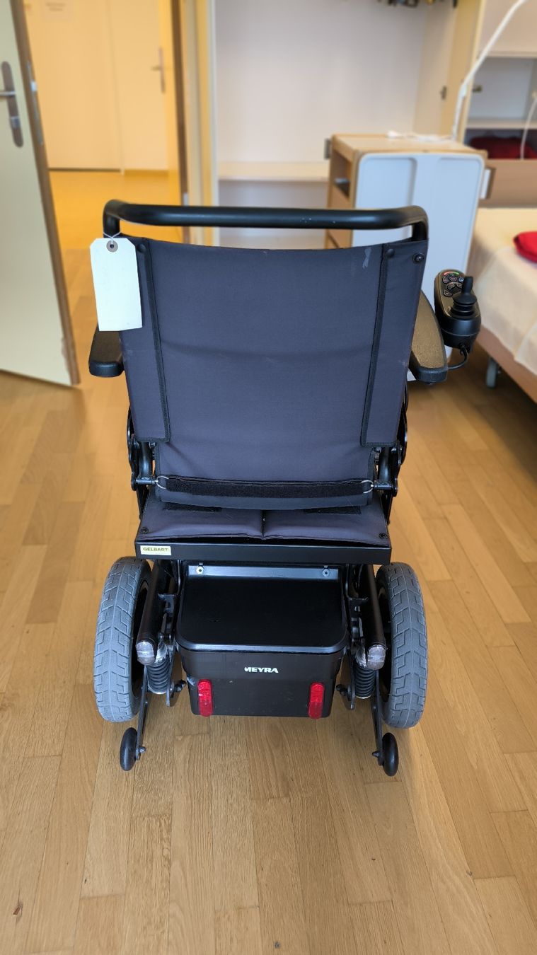 Sedie a rotelle: Meyra iCHAIR MC Basic 1.609 Elektrorollstuhl – Usato da Rudolfstetten venduto da Stoneleather 2