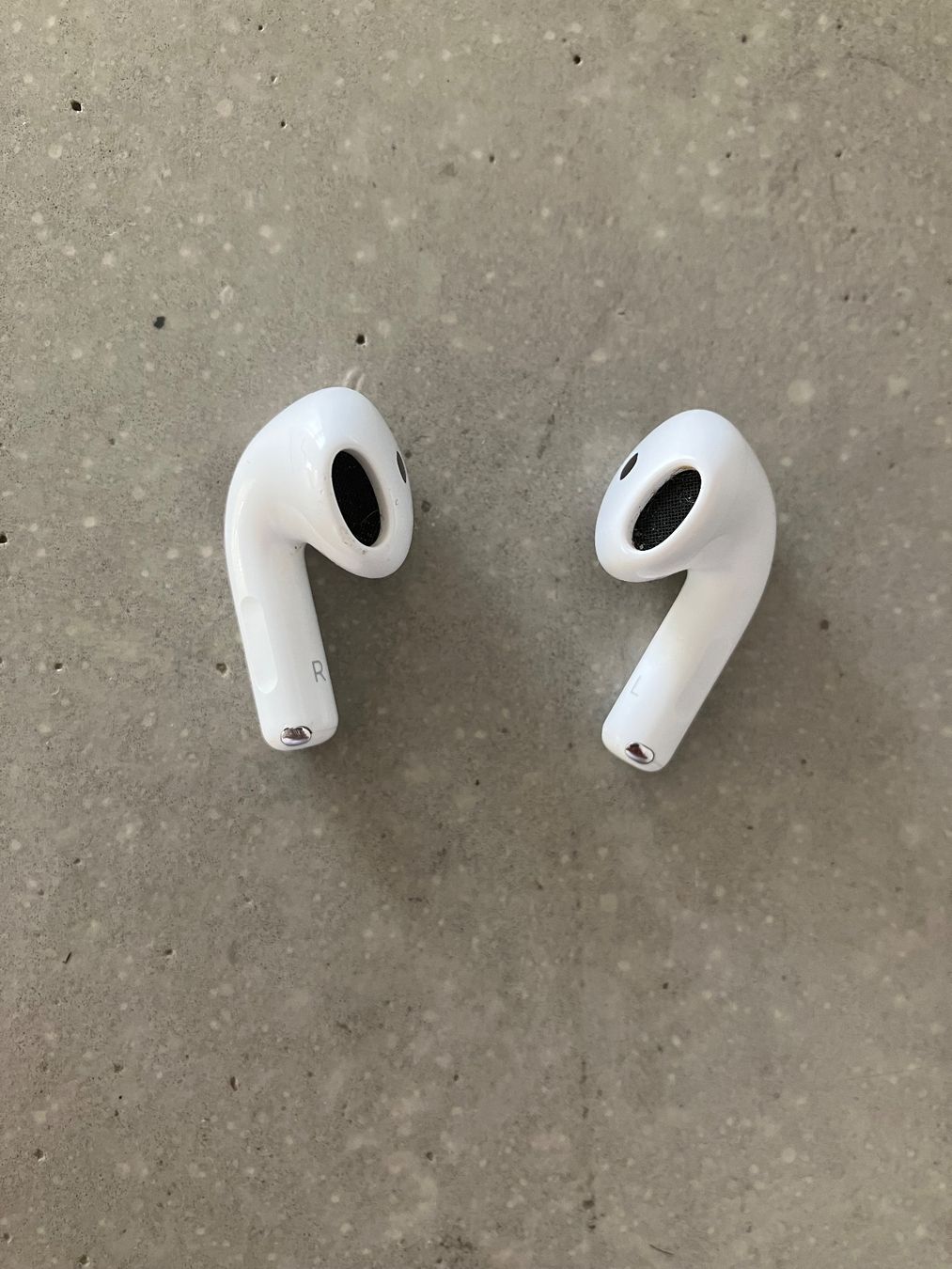 Apple Cuffie: APPLE Air Pods 4 – Usato da Lausanne venduto da mr.v 4