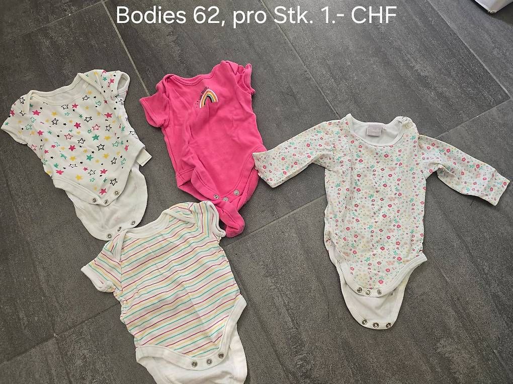 Lotti & Set di vestiti: Mädchenkleider grösse 62 – Usato da Domat/Ems venduto da del_glb5