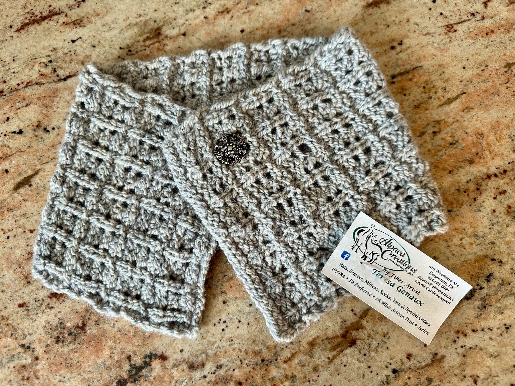 Foulard & Sciarpe: Schal / Kragen aus ALPACA – Nuovo e nell'imballaggio originale da Spreitenbach venduto da Jessy8