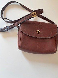 Aigner Taschen für Damen: echte gebrauchte AIGNER-Tasche – Gebraucht aus Engelberg von xoferif