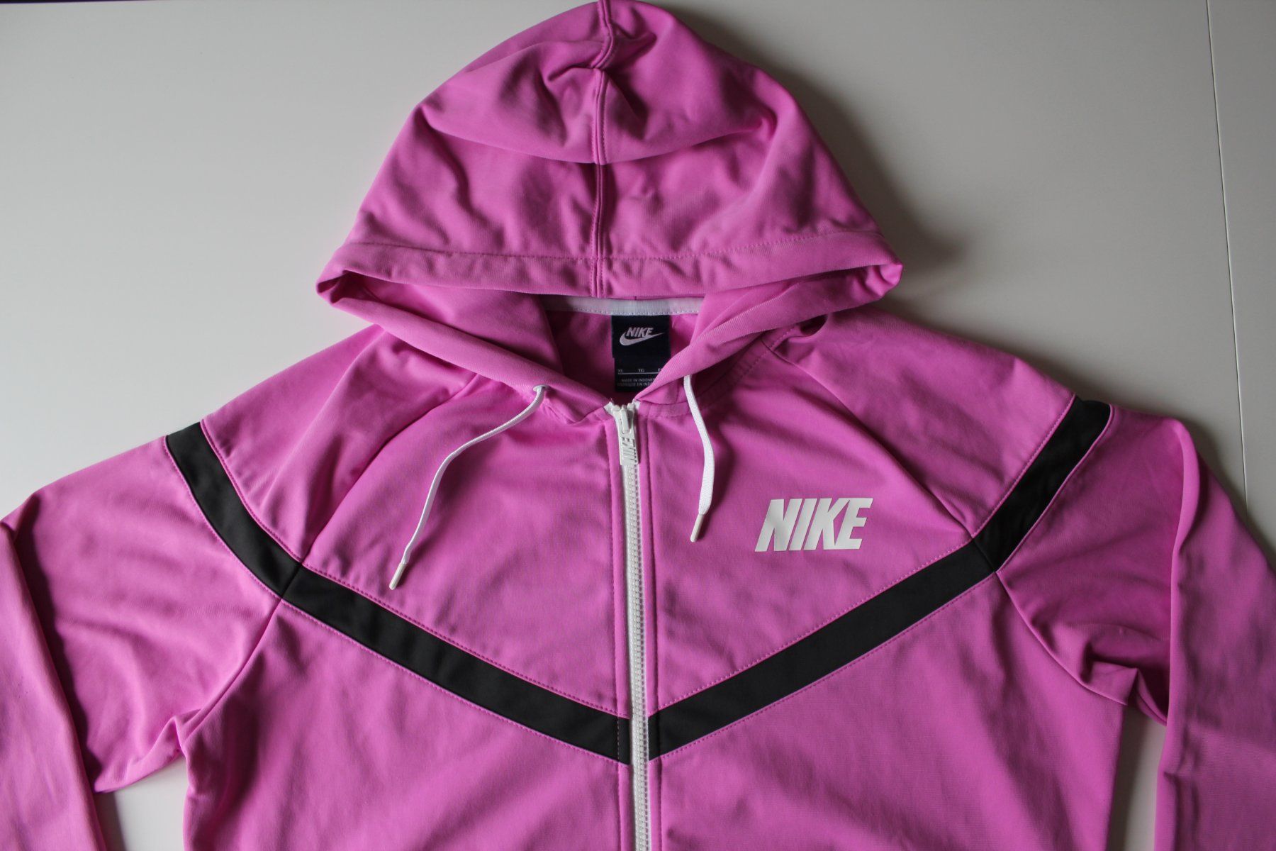Nike Giacche: Veste Nike rose t. XL – Usato da Peseux venduto da Gilloss 3