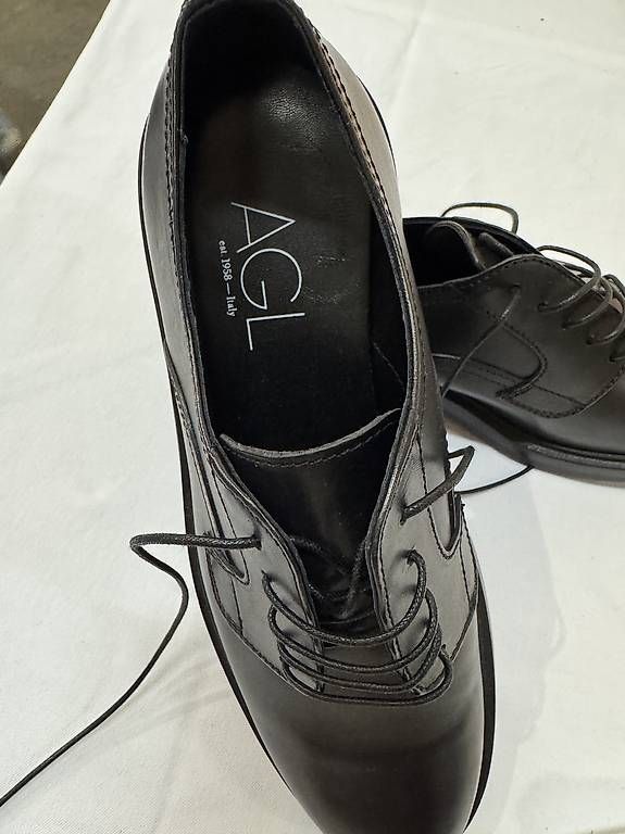 Scarpe da donna: Neu AGL Lederschuhe Grösse 37 – Usato da Bern venduto da Ninitto 1