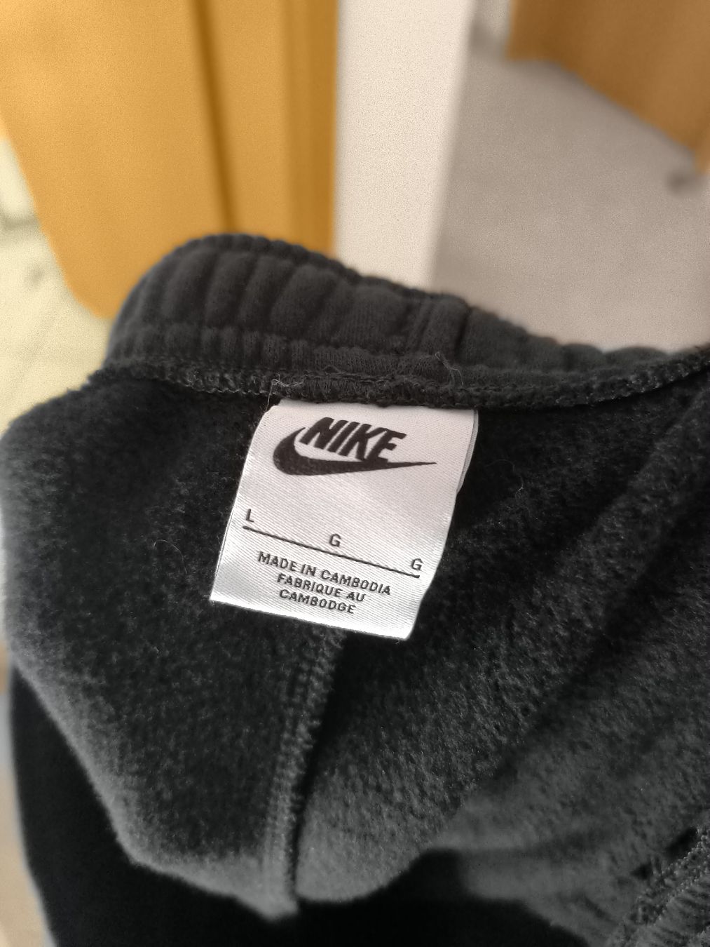 Nike Pantaloni: Nike Jogging Hosen  – Usato da Egliswil venduto da yan_5wq8 2