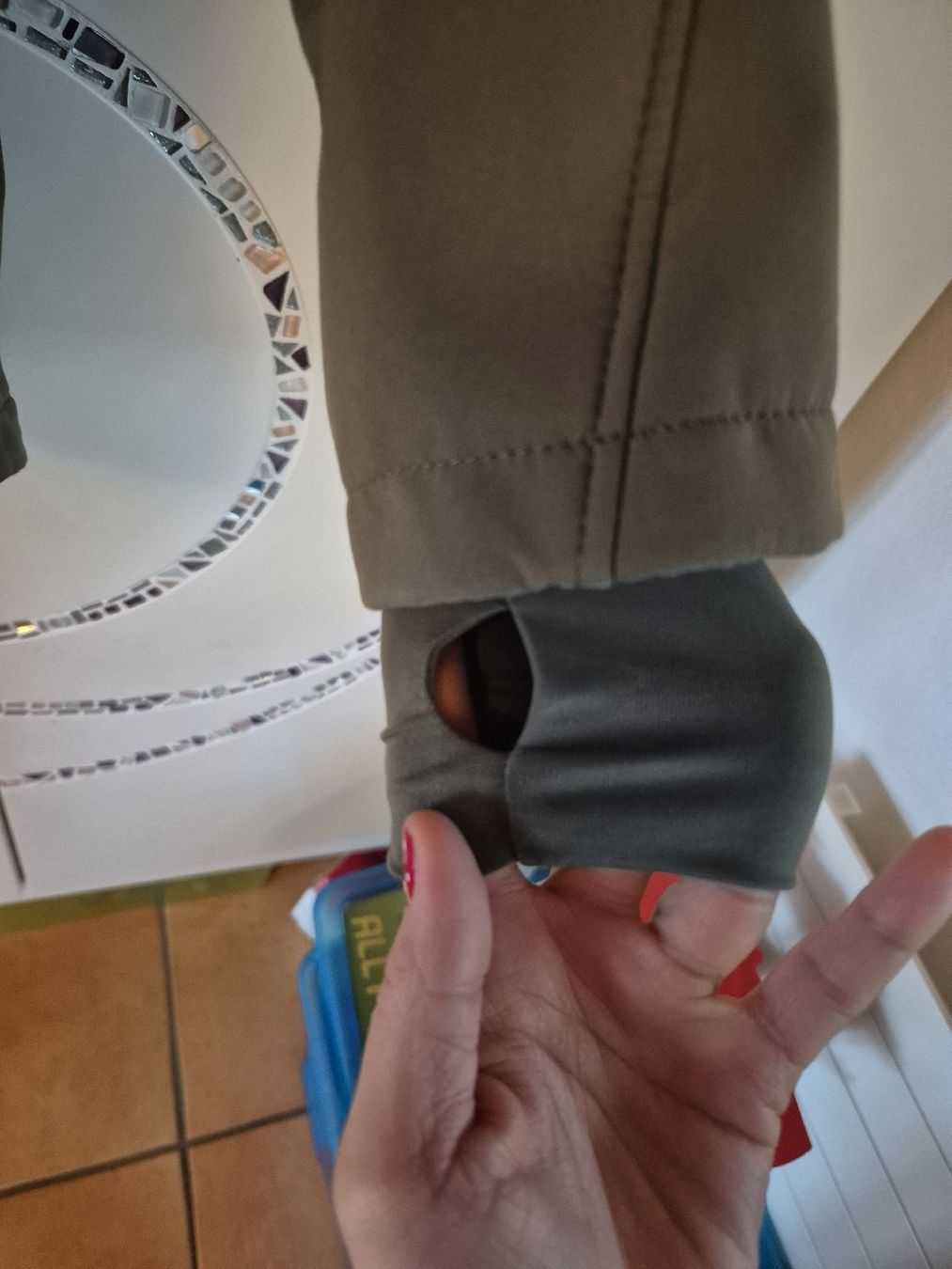 H&M Giacche & Cappotti: Softshell Jacke Mädchen 98 – Usato da Wynigen venduto da La_Talpa 6