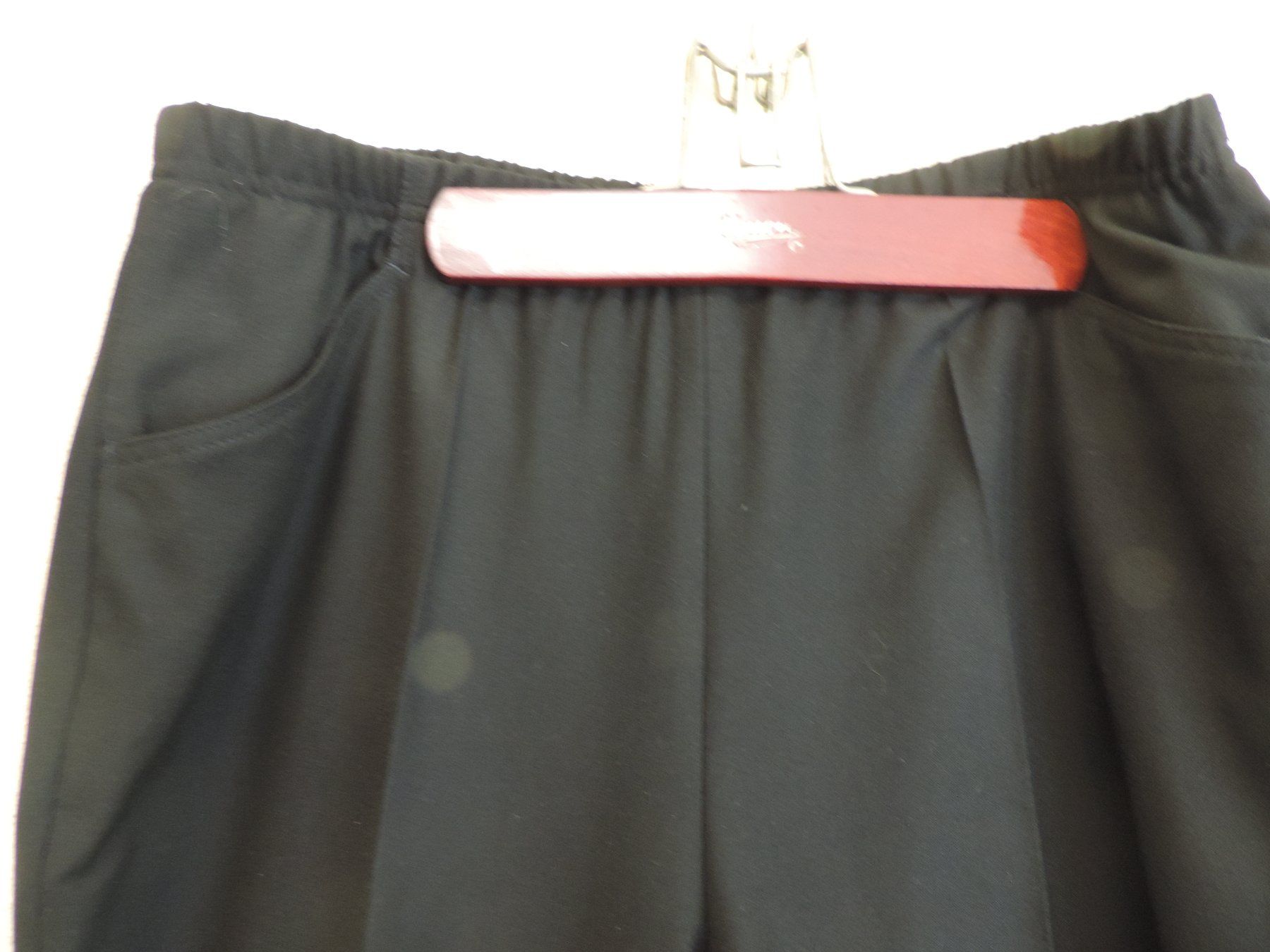 Pantaloni: Schwarze Hos  von Stark woman – Usato da Menziken venduto da Feh