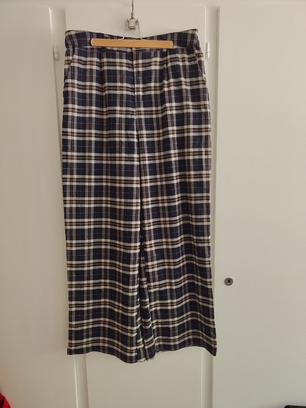 Pantalons: Comfy pants – D'occasion à Biel/Bienne par lhcr