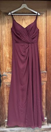 Schönes Bordeaux Kleid