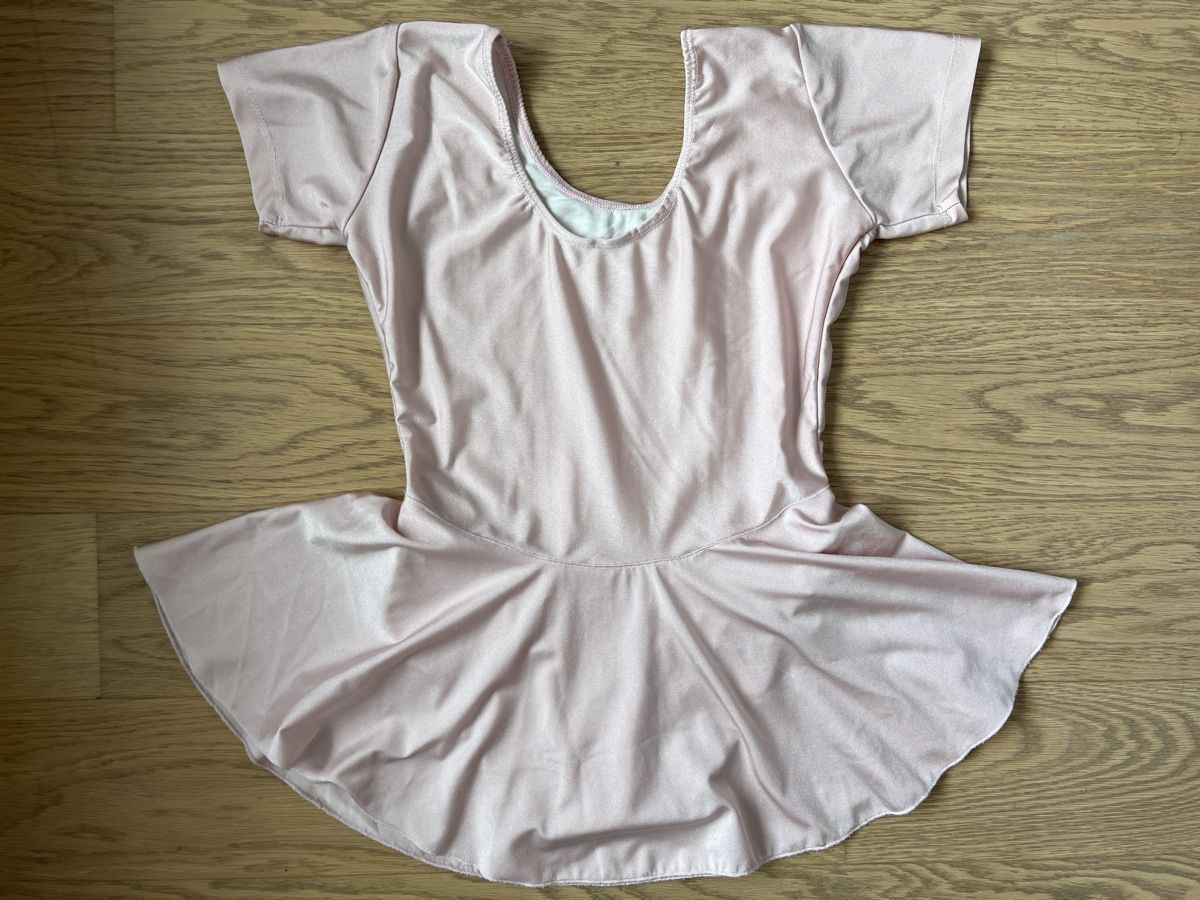 Scarpe, pantaloni & magliette da ginnastica: Justaucorps danse Tanzmuster – Usato da Worb venduto da Titine79