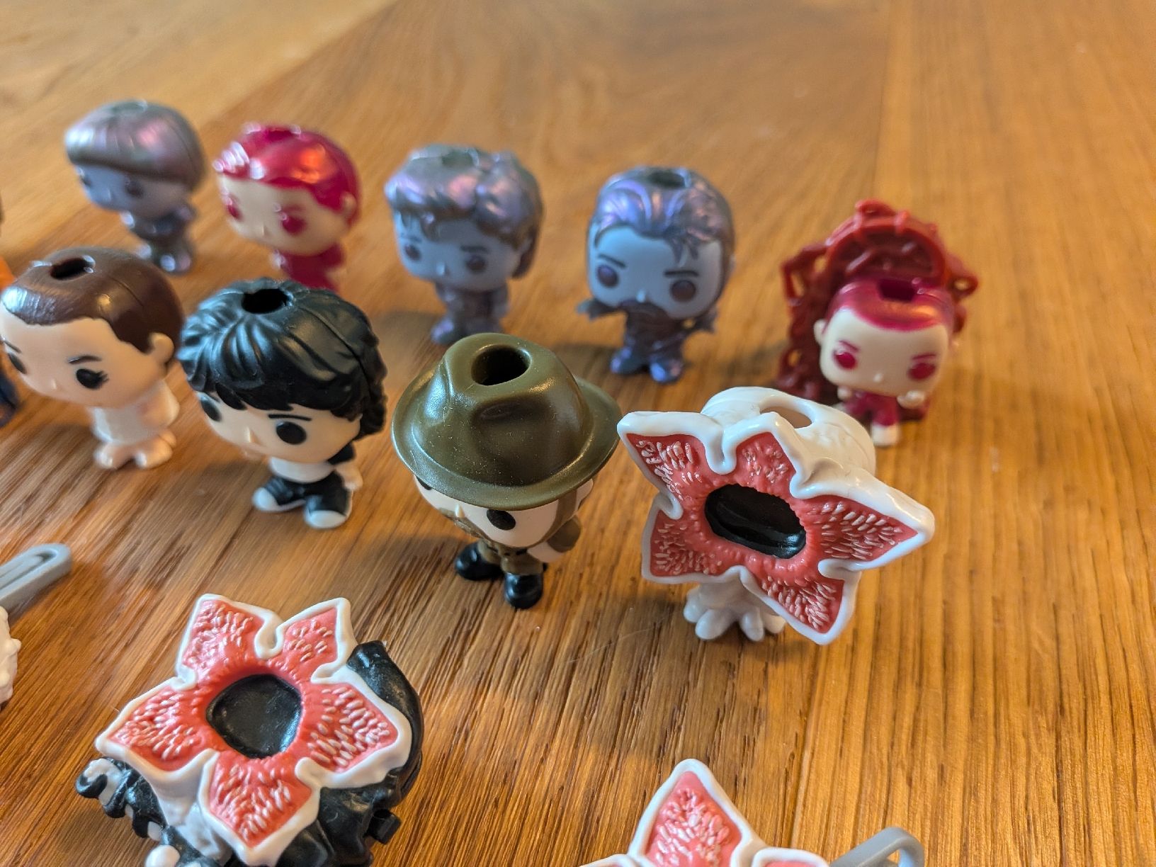 Funko Statuette: 16 Kinderjoy Stranger Things Figuren – Nuovo (secondo la descrizione) da Wald ZH venduto da rammyly 2