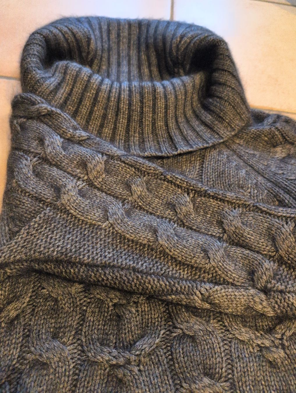 Pulls & Sweat-shirts: Strickpullover Grau Gr. S – Neuf (Voir description) à Unterlunkhofen par SophieS. 2